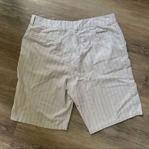 Men’s O’Neill white striped bermuda shorts - Picture 2 of 11